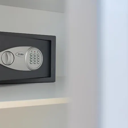 Willa Oliva, Private In *