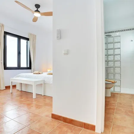 Villa Oliva, Private In *