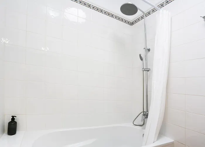 Oliva, Private In Vila *